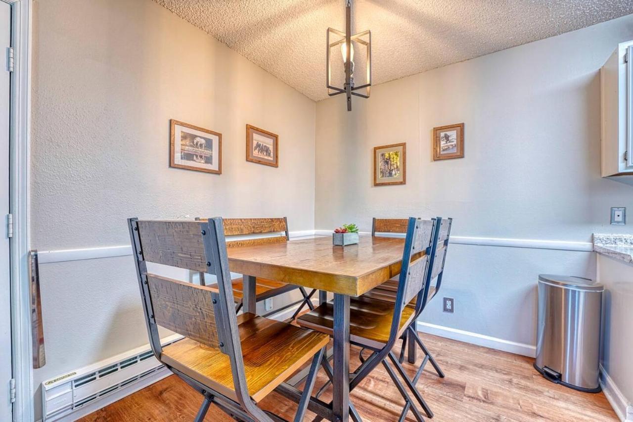 Riverfront Family-Friendly Condo Avon Eksteriør bilde