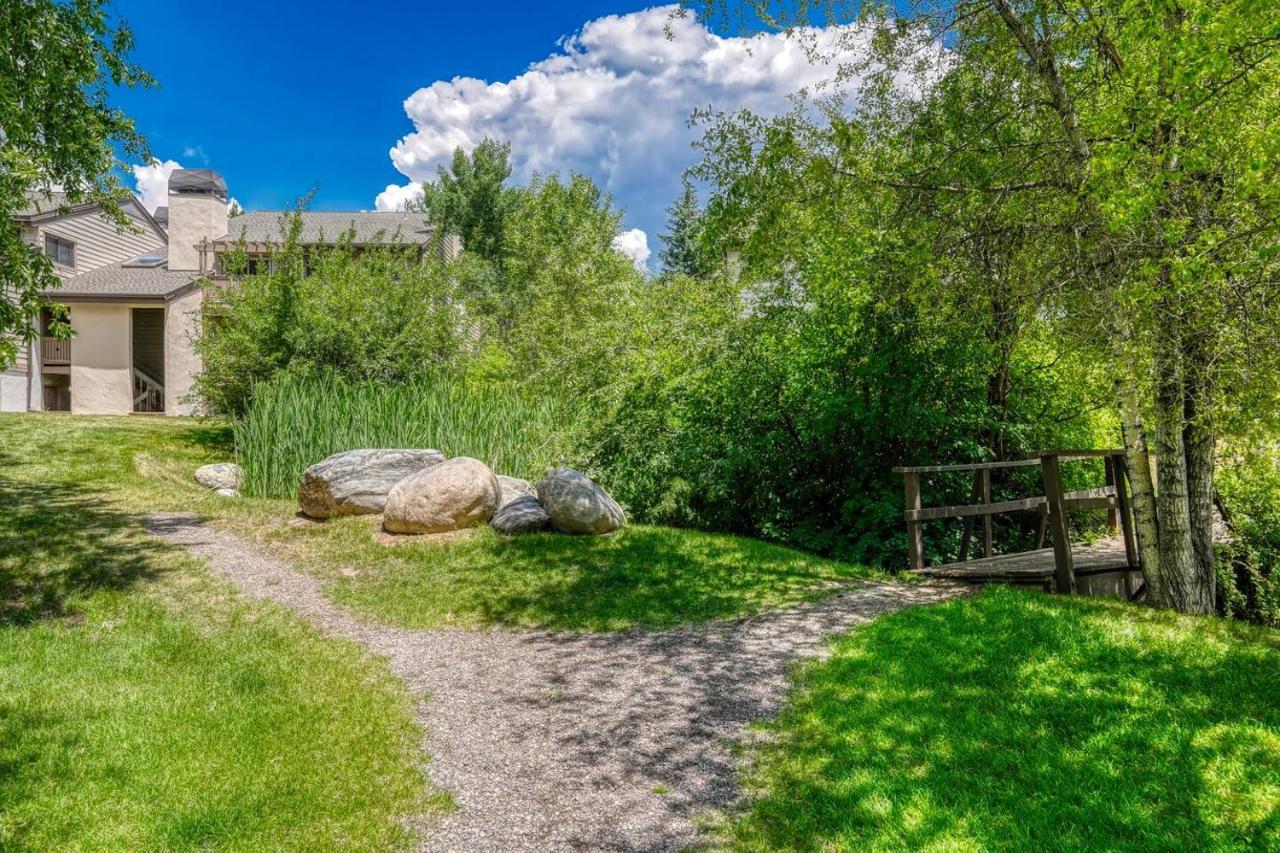 Riverfront Family-Friendly Condo Avon Eksteriør bilde